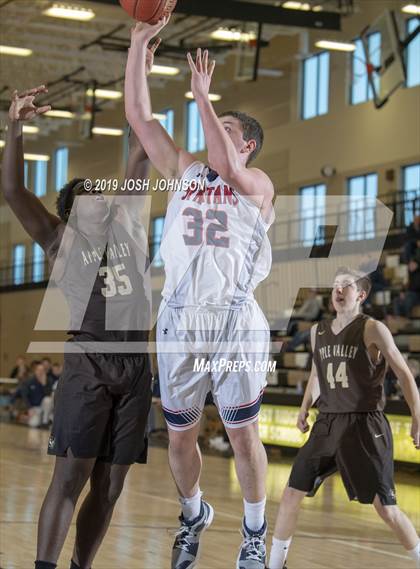 Thumbnail 2 in Apple Valley vs. Brookfield East photogallery.