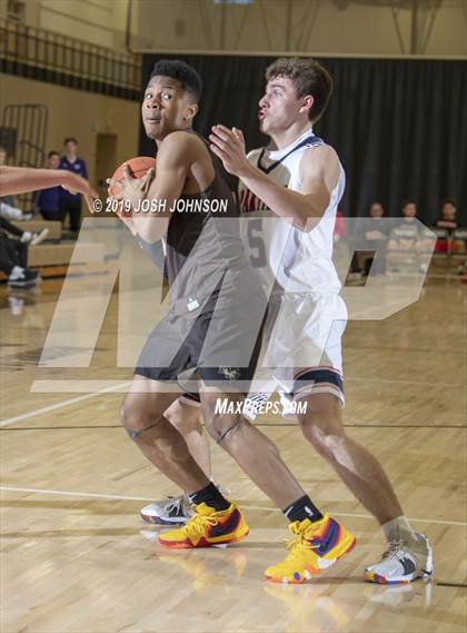 Thumbnail 1 in Apple Valley vs. Brookfield East photogallery.