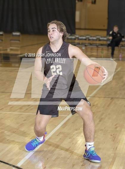 Thumbnail 2 in Apple Valley vs. Brookfield East photogallery.