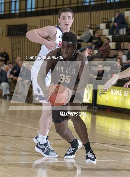 Thumbnail 2 in Apple Valley vs. Brookfield East photogallery.