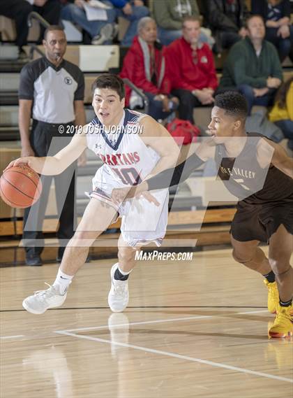 Thumbnail 3 in Apple Valley vs. Brookfield East photogallery.