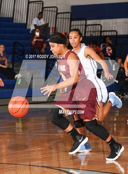 Thumbnail 3 in Sam Rayburn vs. Deer Park (McDonald's Texas Invitational) photogallery.
