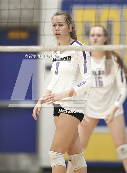 Thumbnail 3 in La Habra vs. Carlsbad (Dave Mohs Tournament) photogallery.