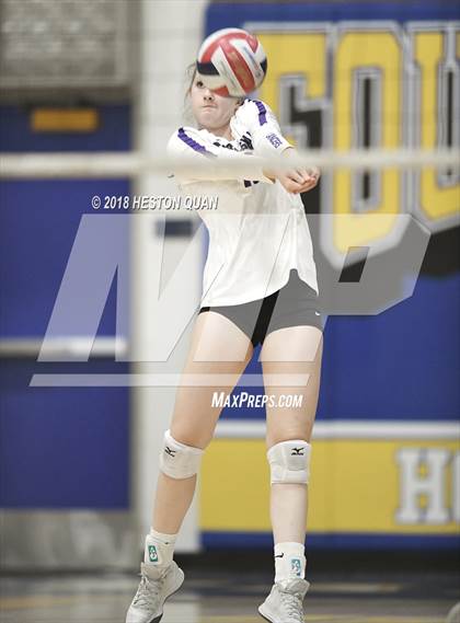 Thumbnail 2 in La Habra vs. Carlsbad (Dave Mohs Tournament) photogallery.
