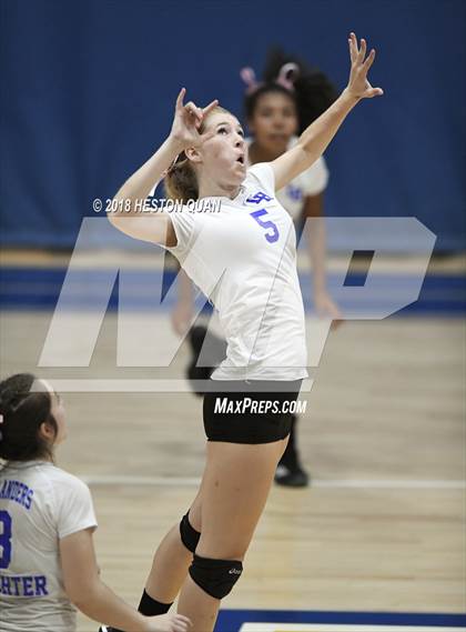 Thumbnail 3 in La Habra vs. Carlsbad (Dave Mohs Tournament) photogallery.