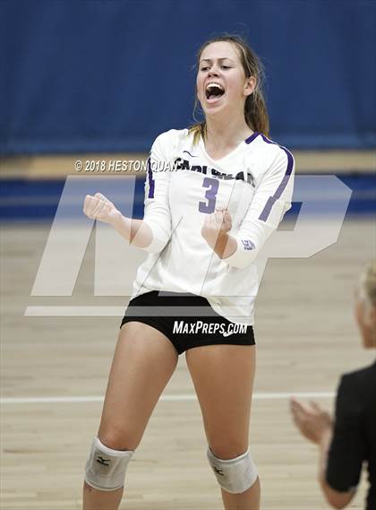 Thumbnail 2 in La Habra vs. Carlsbad (Dave Mohs Tournament) photogallery.