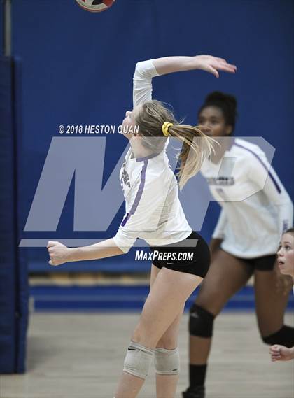 Thumbnail 1 in La Habra vs. Carlsbad (Dave Mohs Tournament) photogallery.