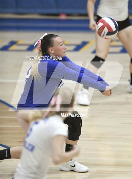 Thumbnail 3 in La Habra vs. Carlsbad (Dave Mohs Tournament) photogallery.