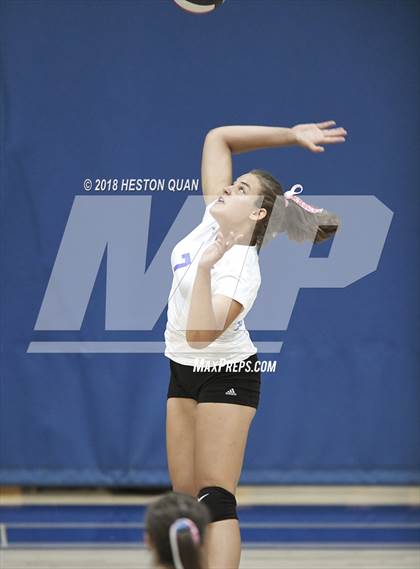 Thumbnail 2 in La Habra vs. Carlsbad (Dave Mohs Tournament) photogallery.