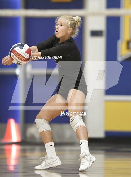 Thumbnail 3 in La Habra vs. Carlsbad (Dave Mohs Tournament) photogallery.