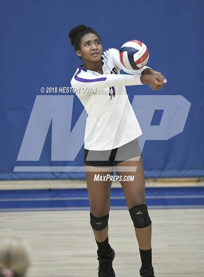Thumbnail 3 in La Habra vs. Carlsbad (Dave Mohs Tournament) photogallery.