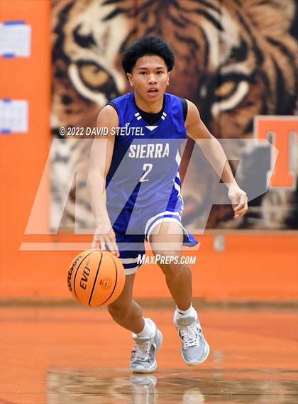 Thumbnail 2 in Sierra vs. Mira Loma (Tiger Classic) photogallery.