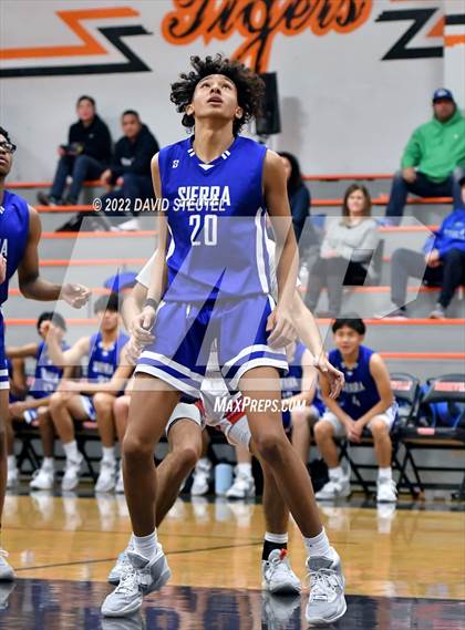 Thumbnail 1 in Sierra vs. Mira Loma (Tiger Classic) photogallery.