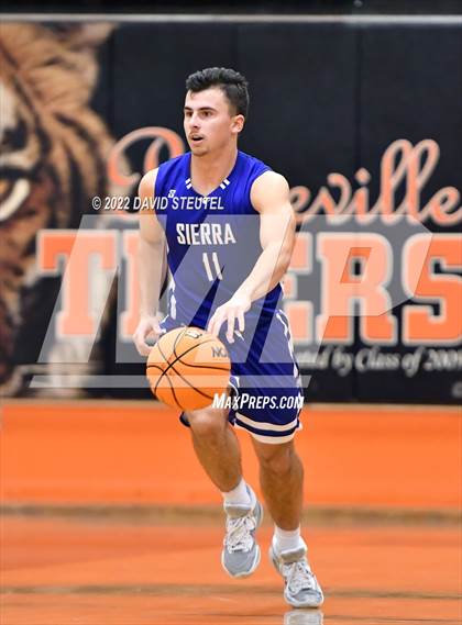 Thumbnail 2 in Sierra vs. Mira Loma (Tiger Classic) photogallery.