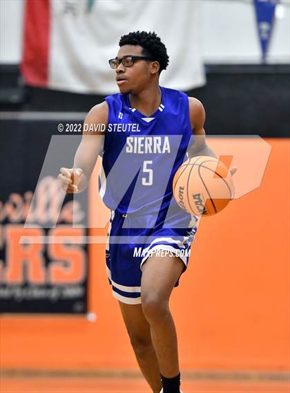 Thumbnail 3 in Sierra vs. Mira Loma (Tiger Classic) photogallery.
