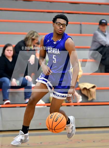 Thumbnail 2 in Sierra vs. Mira Loma (Tiger Classic) photogallery.