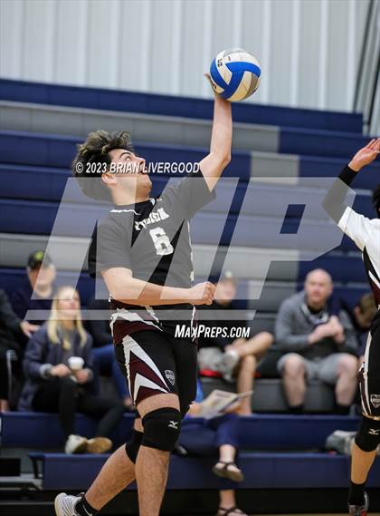 Thumbnail 2 in Regis Groff vs. Discovery Canyon photogallery.