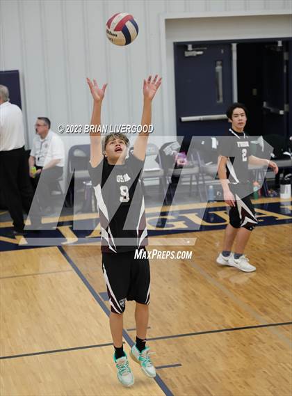 Thumbnail 2 in Regis Groff vs. Discovery Canyon photogallery.