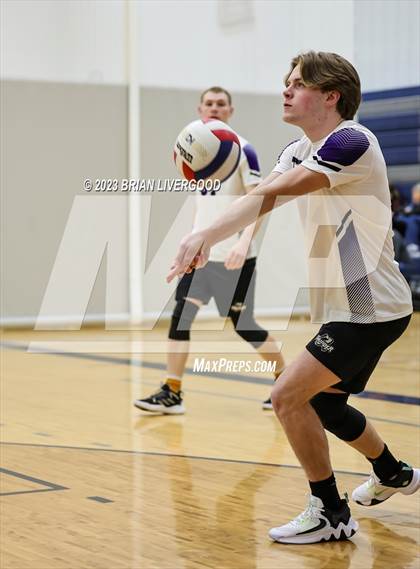 Thumbnail 3 in Regis Groff vs. Discovery Canyon photogallery.