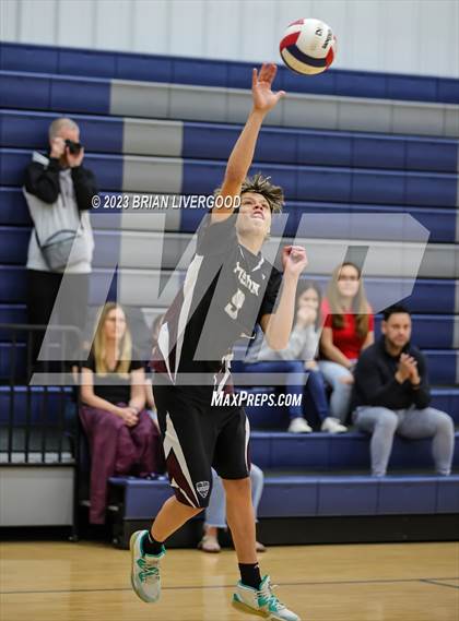 Thumbnail 3 in Regis Groff vs. Discovery Canyon photogallery.