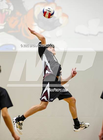 Thumbnail 3 in Regis Groff vs. Discovery Canyon photogallery.
