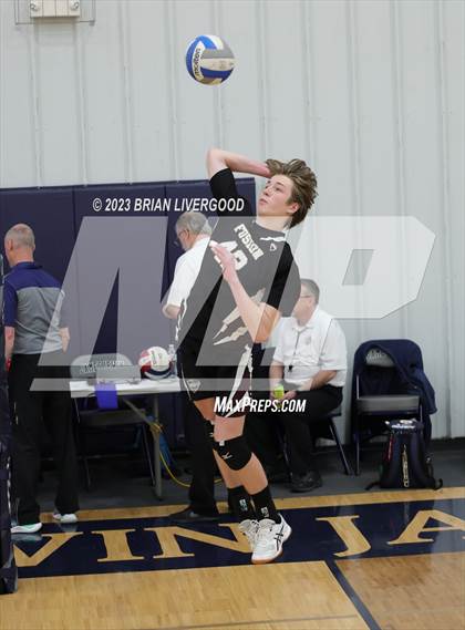 Thumbnail 3 in Regis Groff vs. Discovery Canyon photogallery.