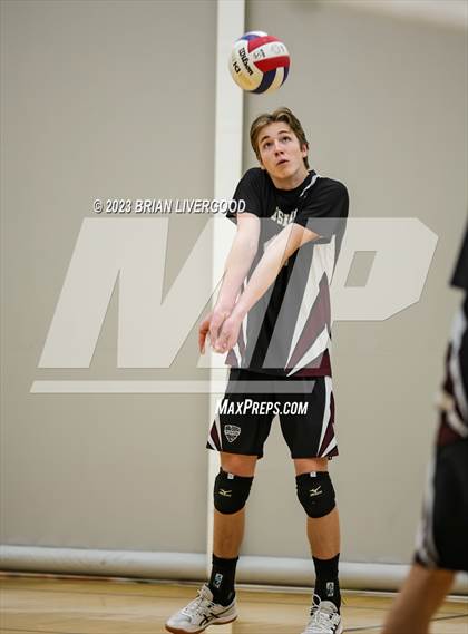 Thumbnail 3 in Regis Groff vs. Discovery Canyon photogallery.