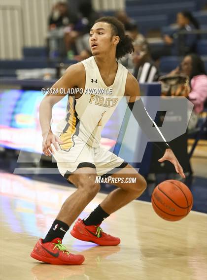Thumbnail 2 in V.R. Eaton vs. Crandall (Denton Ryan Holiday Showcase) photogallery.