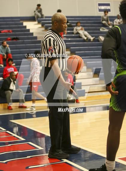 Thumbnail 2 in V.R. Eaton vs. Crandall (Denton Ryan Holiday Showcase) photogallery.