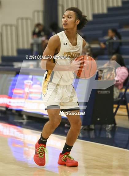 Thumbnail 1 in V.R. Eaton vs. Crandall (Denton Ryan Holiday Showcase) photogallery.