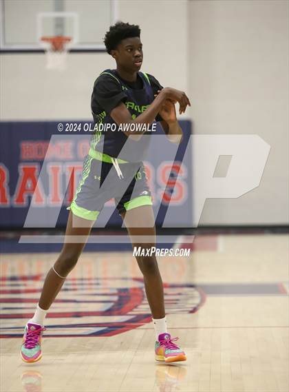 Thumbnail 2 in V.R. Eaton vs. Crandall (Denton Ryan Holiday Showcase) photogallery.
