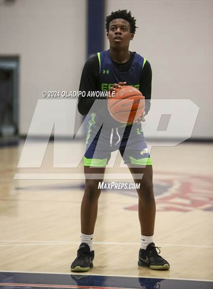Thumbnail 3 in V.R. Eaton vs. Crandall (Denton Ryan Holiday Showcase) photogallery.