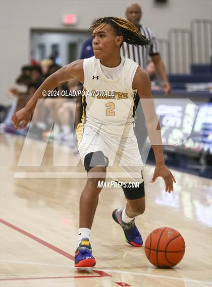 Thumbnail 2 in V.R. Eaton vs. Crandall (Denton Ryan Holiday Showcase) photogallery.