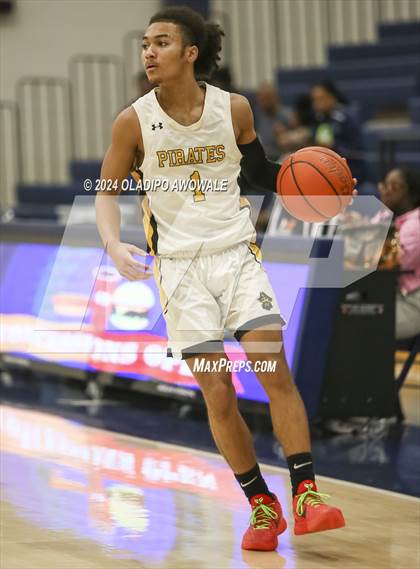 Thumbnail 1 in V.R. Eaton vs. Crandall (Denton Ryan Holiday Showcase) photogallery.