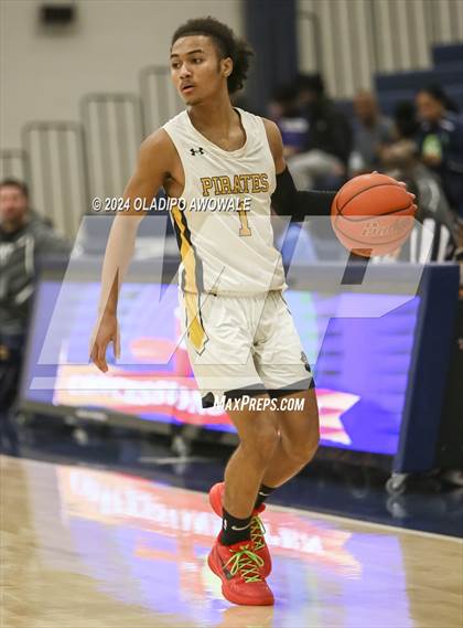 Thumbnail 3 in V.R. Eaton vs. Crandall (Denton Ryan Holiday Showcase) photogallery.