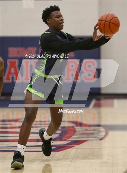 Thumbnail 3 in V.R. Eaton vs. Crandall (Denton Ryan Holiday Showcase) photogallery.