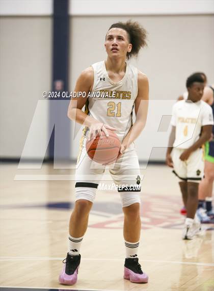 Thumbnail 2 in V.R. Eaton vs. Crandall (Denton Ryan Holiday Showcase) photogallery.