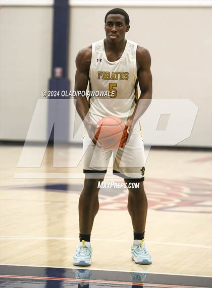 Thumbnail 2 in V.R. Eaton vs. Crandall (Denton Ryan Holiday Showcase) photogallery.