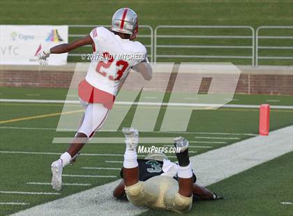 Thumbnail 1 in Notre Dame vs. Baylor (Chattanooga Kickoff Classic) photogallery.