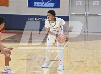 Thumbnail 3 in Richardson vs Summer Creek (McDonald's Texas Invitational) photogallery.