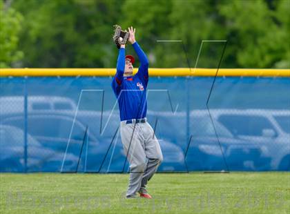 Thumbnail 3 in Grayslake Central v. Lakes (IHSA Class 3A Regional Final) photogallery.