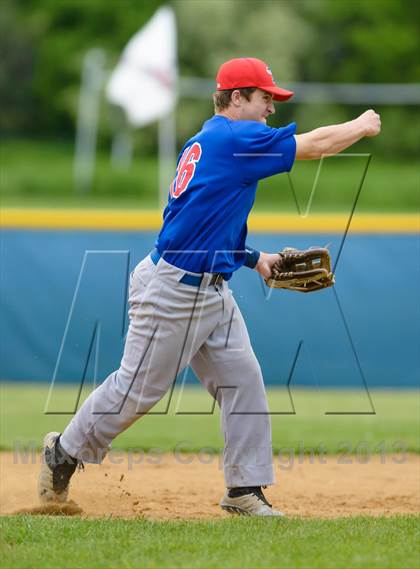 Thumbnail 2 in Grayslake Central v. Lakes (IHSA Class 3A Regional Final) photogallery.