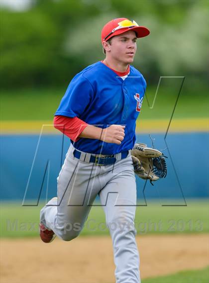 Thumbnail 1 in Grayslake Central v. Lakes (IHSA Class 3A Regional Final) photogallery.