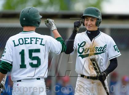 Thumbnail 1 in Grayslake Central v. Lakes (IHSA Class 3A Regional Final) photogallery.