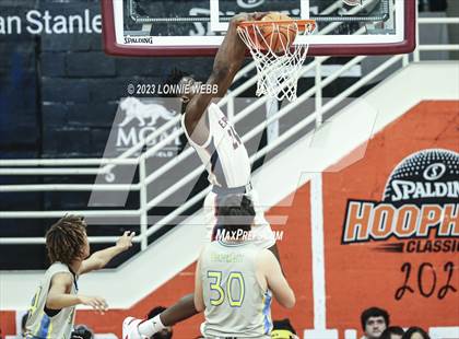 Thumbnail 3 in San Ysidro vs. Christopher Columbus (Spalding Hoophall Classic) photogallery.