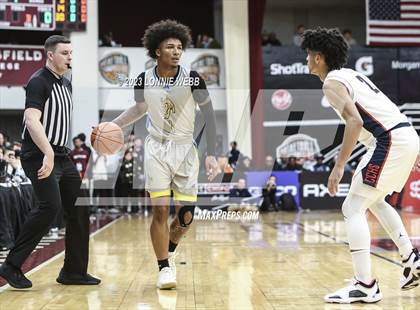 Thumbnail 2 in San Ysidro vs. Christopher Columbus (Spalding Hoophall Classic) photogallery.