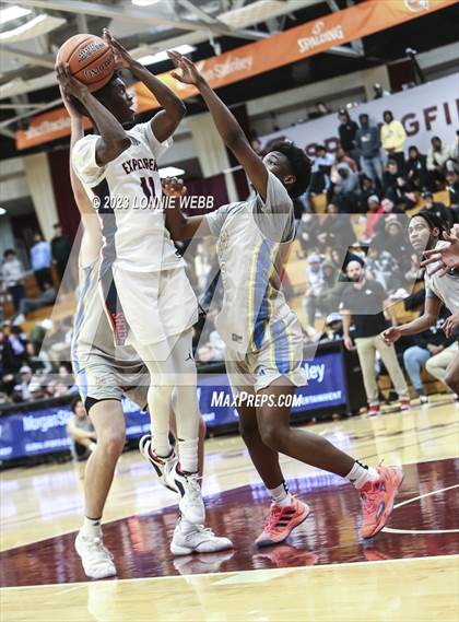 Thumbnail 1 in San Ysidro vs. Christopher Columbus (Spalding Hoophall Classic) photogallery.