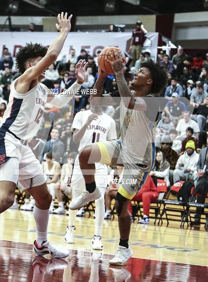 Thumbnail 1 in San Ysidro vs. Christopher Columbus (Spalding Hoophall Classic) photogallery.