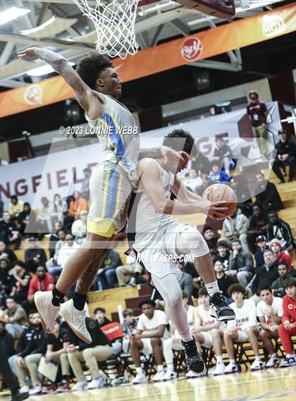 Thumbnail 1 in San Ysidro vs. Christopher Columbus (Spalding Hoophall Classic) photogallery.