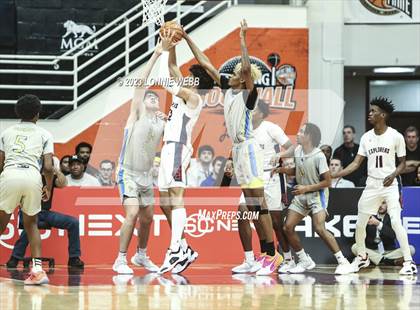 Thumbnail 3 in San Ysidro vs. Christopher Columbus (Spalding Hoophall Classic) photogallery.